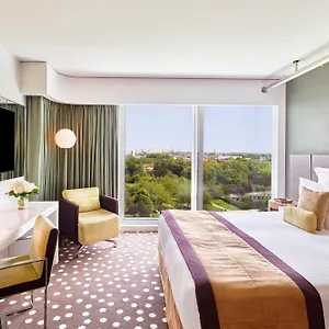 ***** Hotel Barrière Francia